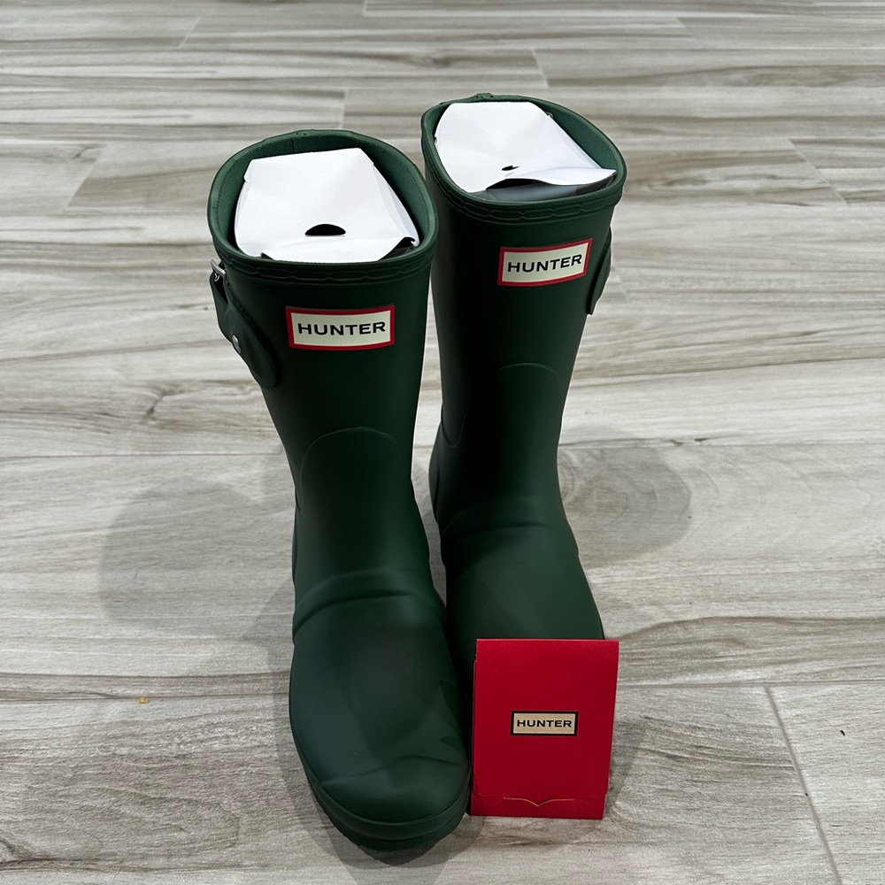 Hunters Women’s Original Short Rain Boots in Dark Green